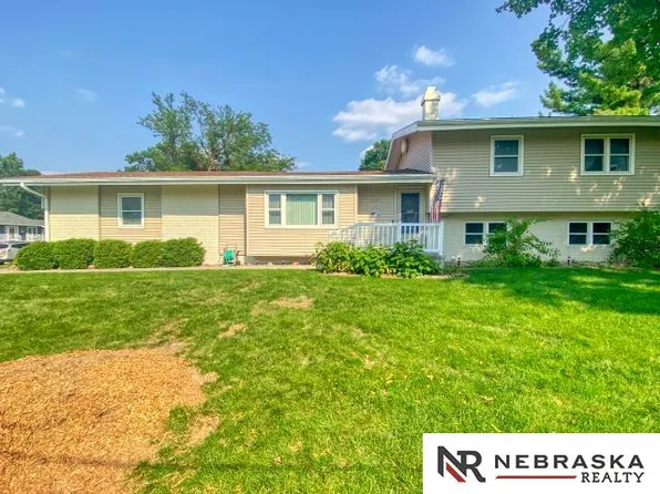 4825 N 103rd St, Omaha, NE 68134