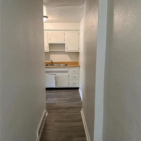 102 E Norman Ave — Photo 6