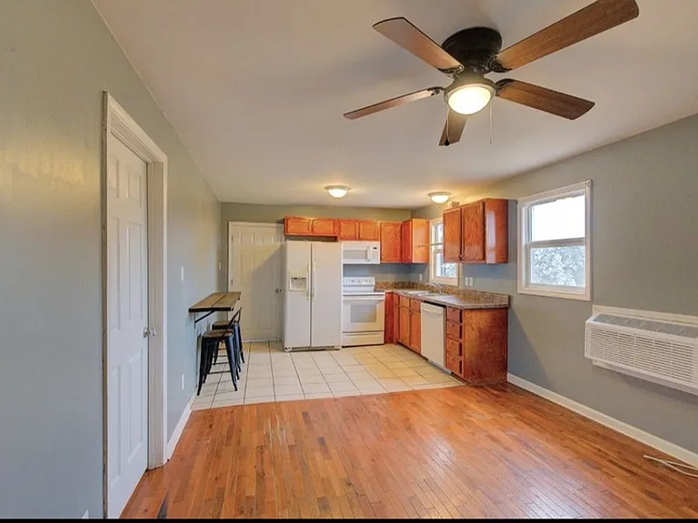 325 Rock Quarry Rd — Photo 4