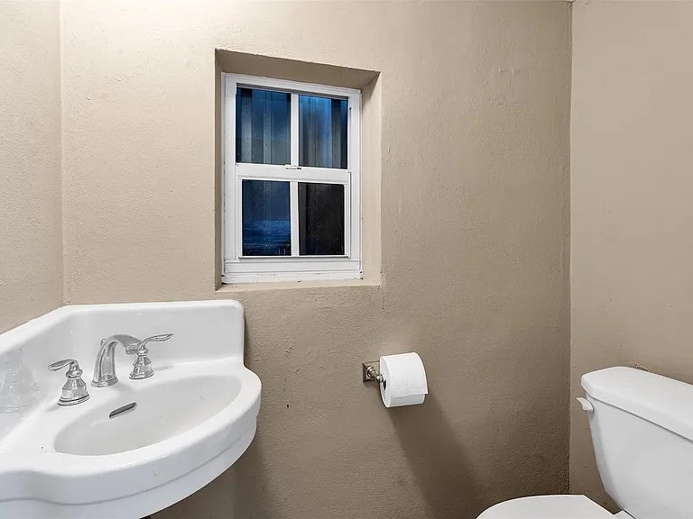 3221 Seaward Dr — Photo 37