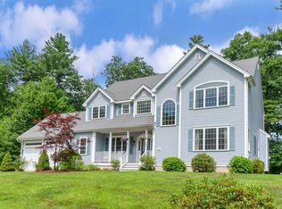 10 Robin Hill Rd #10, Groton, MA 01450