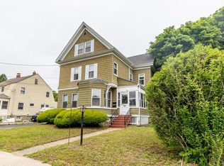8 Oak Ave, Wakefield, MA 01880