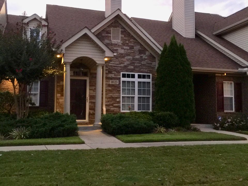1st image of 1023 Scarlet Woods NW