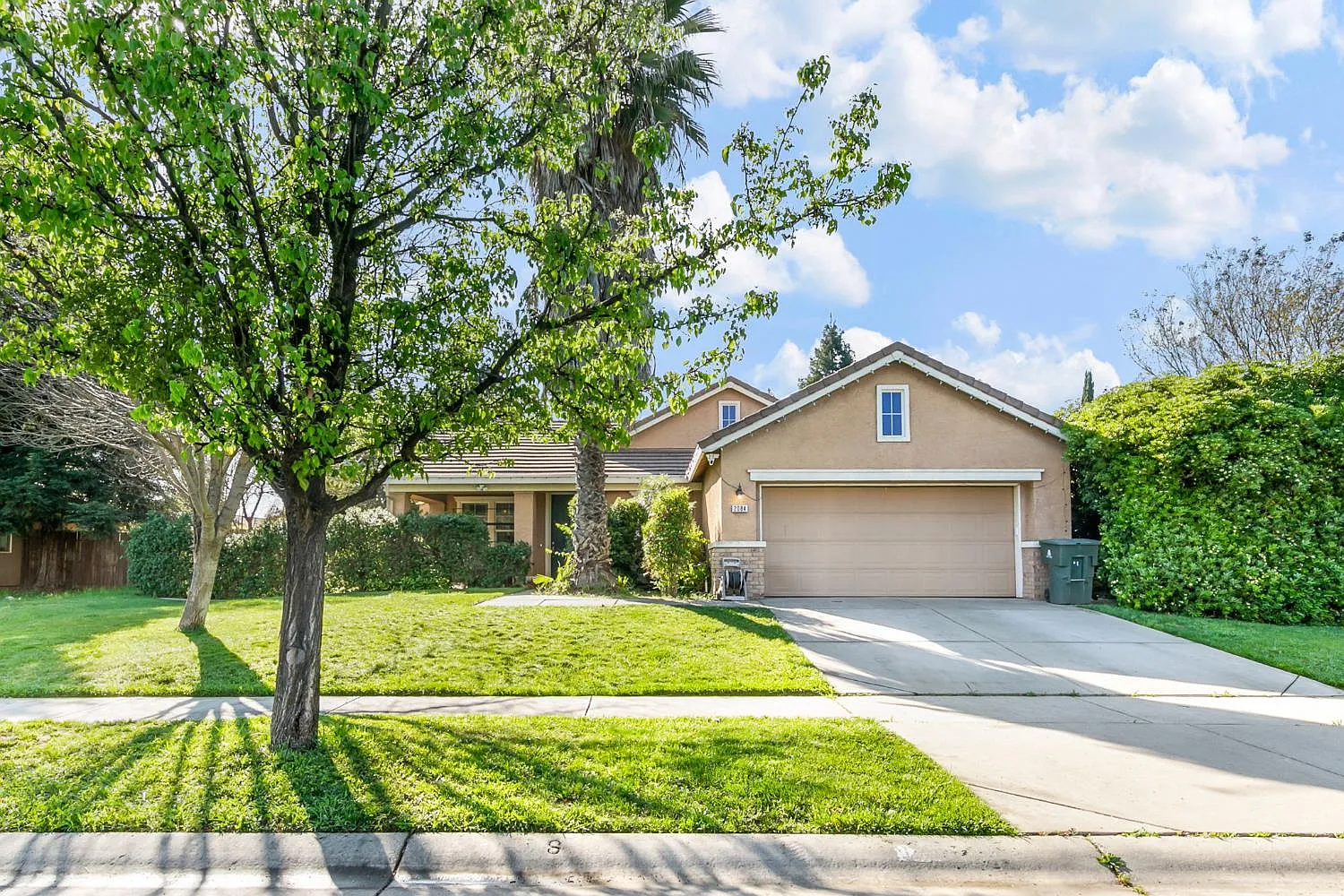 2084 Knights Ferry Dr photo 1