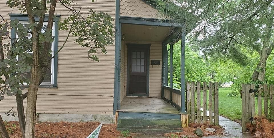 1st image of 1016 E Pearl St