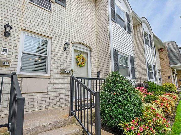 4th image of 10 Glen Hollow Dr APT C28