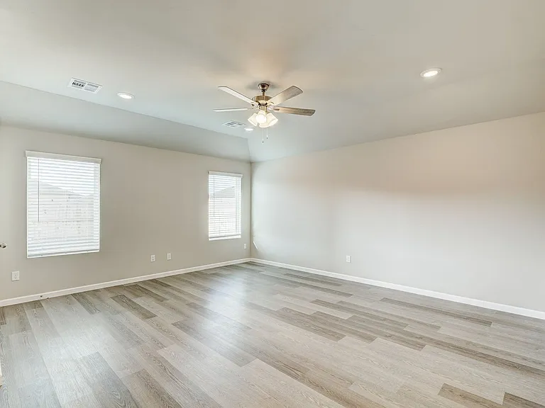 10508 SW 41st Pl — Photo 3