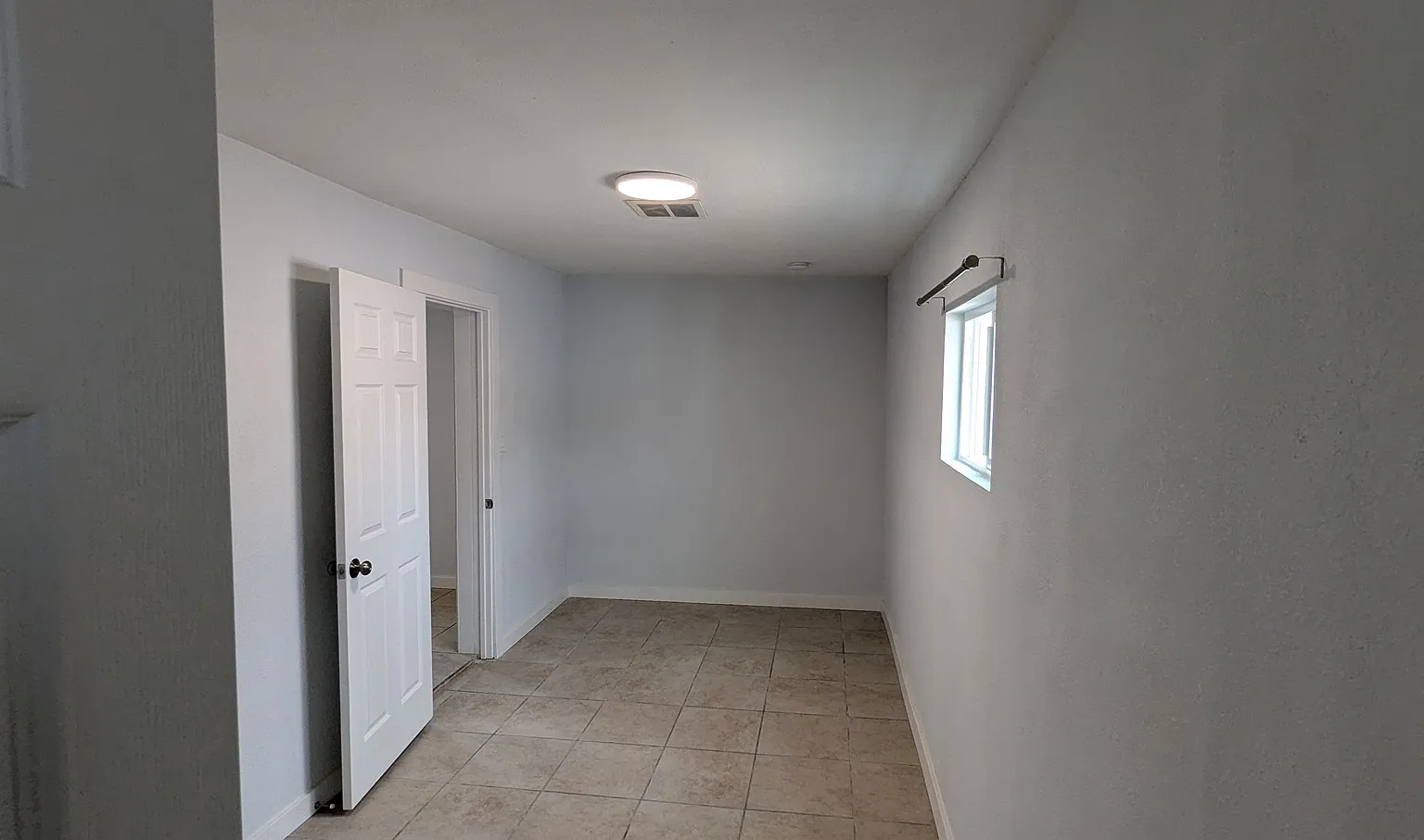 4 bed, 1350 sqft, $2,199 — Photo 4