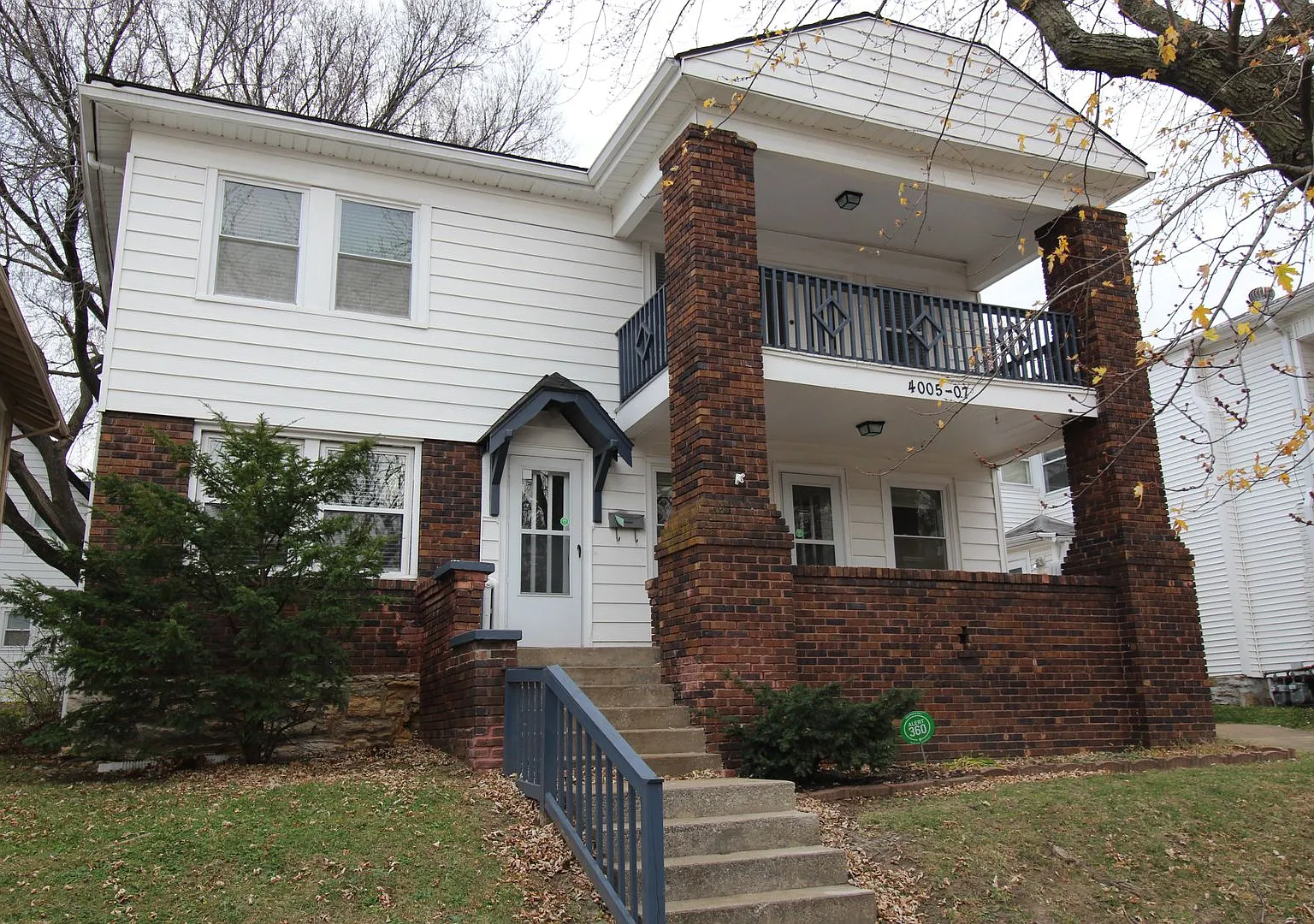 Remodeled 2 Bedroom 1 Bath Duplex Within Walking Distance to KU Med & The 39th Street Shops & Res... — Photo 1