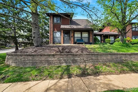 3 bed, 1122 sqft, $1,895 — Photo 1