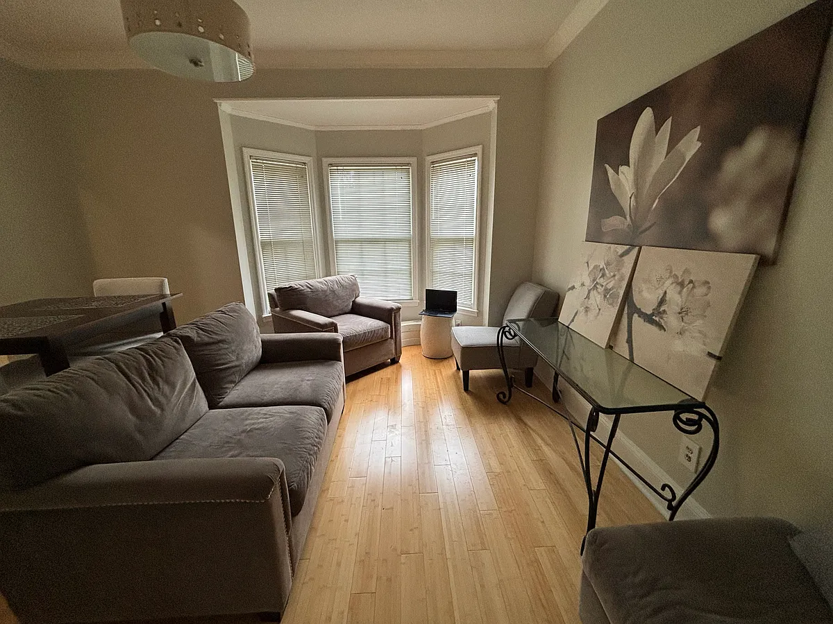 Building Photo - 422 Woodsman Ct