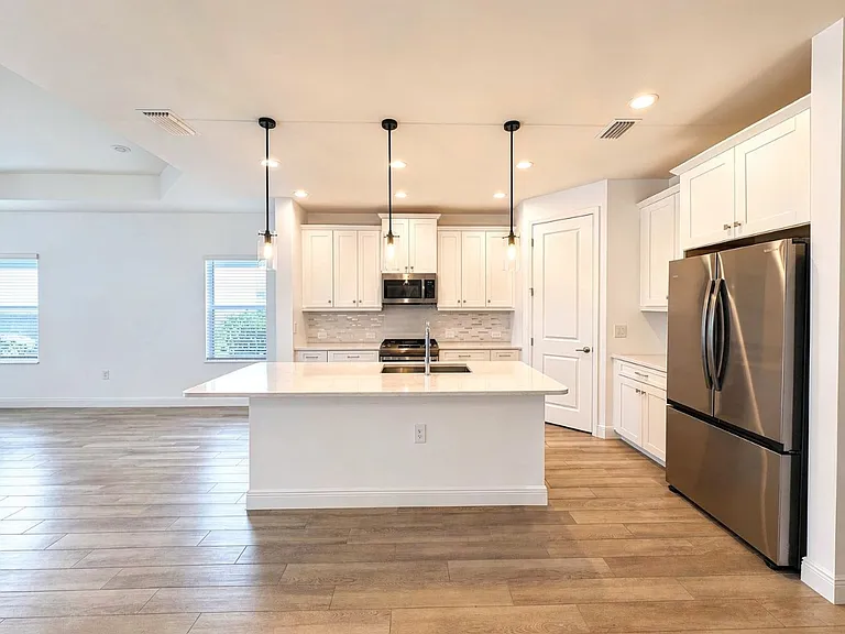 2295 Marquesa Cir — Photo 9