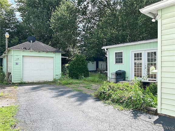 4th image of 150 Cottage St