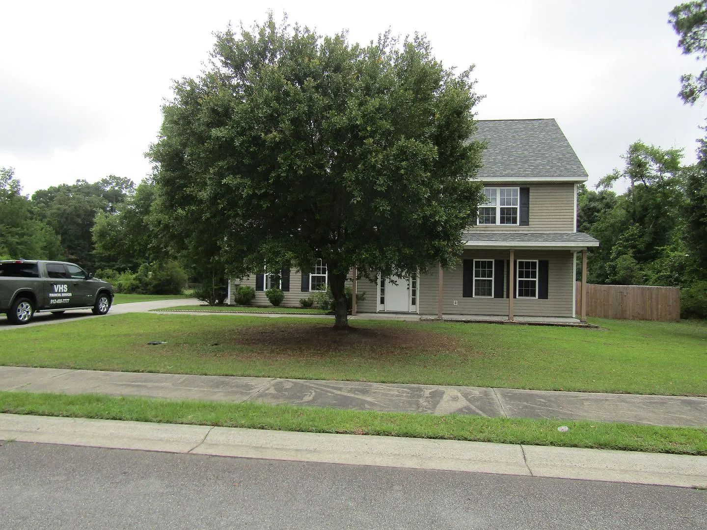 209 Ash Blvd — Photo 2