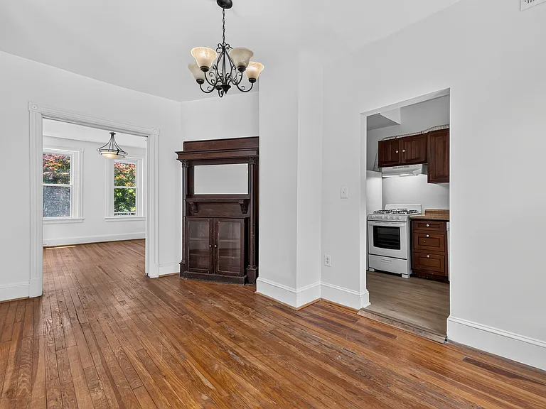 1252 E St NE #A — Photo 6
