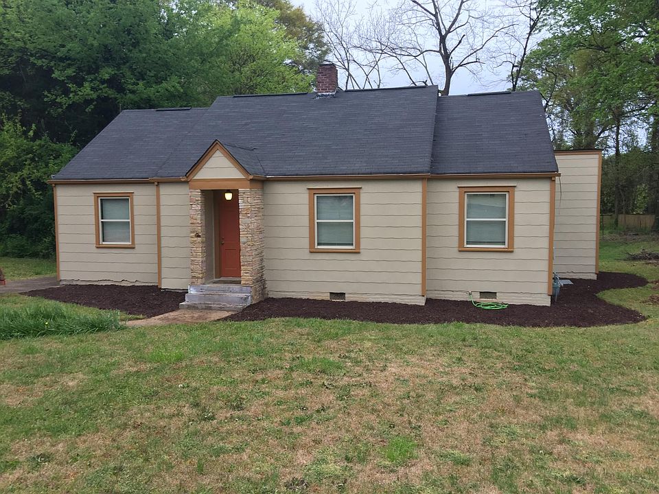 Updated exterior on HUGE Lot!!!