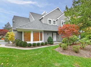 292 Barnstable Dr, Wyckoff, NJ 07481