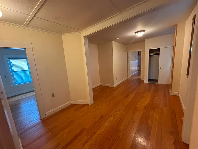 57 Lakeview Ave #E — Photo 2