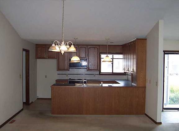 3rd image of 6909 E Rushwood Cir