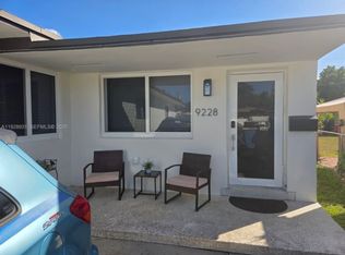 9228 SW 37th St, Miami, FL 33165