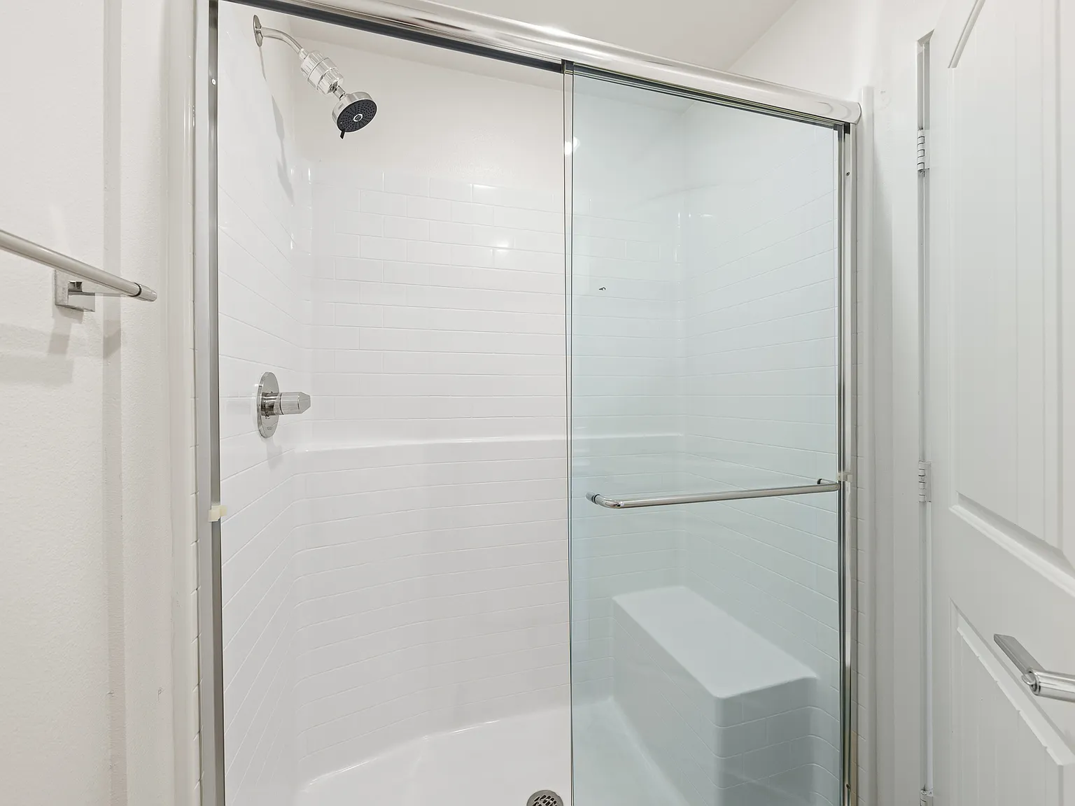 4 bed, 2100 sqft, $3,400 — Photo 4