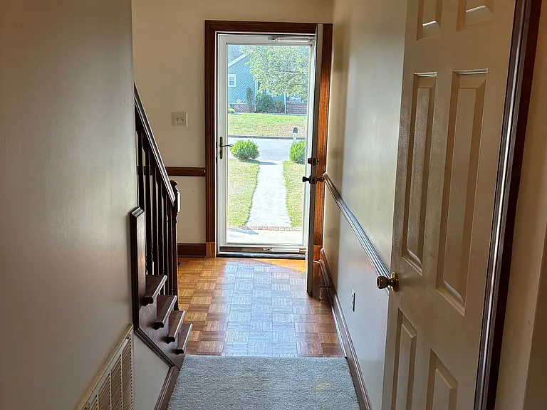 2835 Lancaster Rd NW — Photo 2