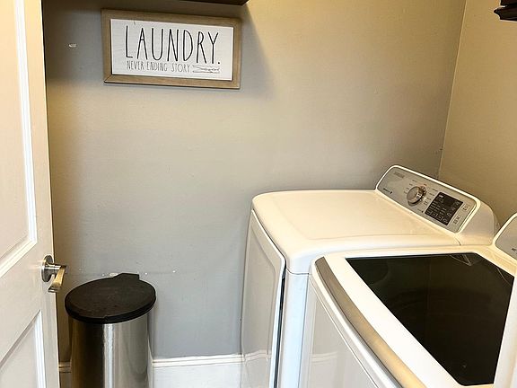 5th image of 1853 Montclair Dr Unit C