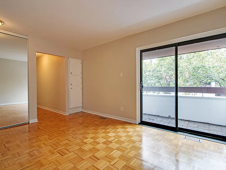 400 Woodsworth Rd #390 — Photo 2