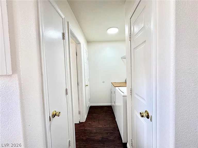 1861 Haiwee St #C — Photo 8