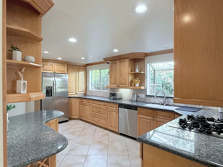 64 N Birchwood Ave — Photo 13