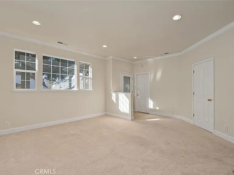 112 Benson Ter — Photo 7