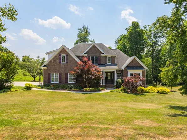 124 Sitting Rock Dr, Madison, NC 27025