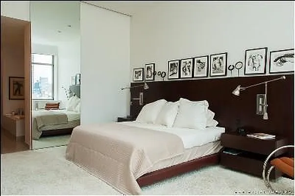 Sold by Bank Neary | media 8