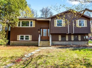 28 Minuteman Rd, Acton, MA 01720