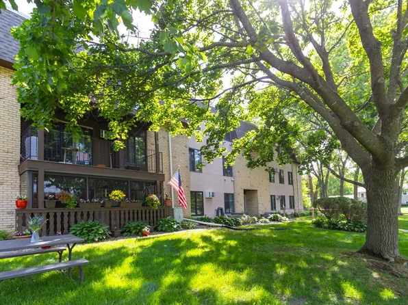 3431 Kent St APT 708, Shoreview, MN 55126