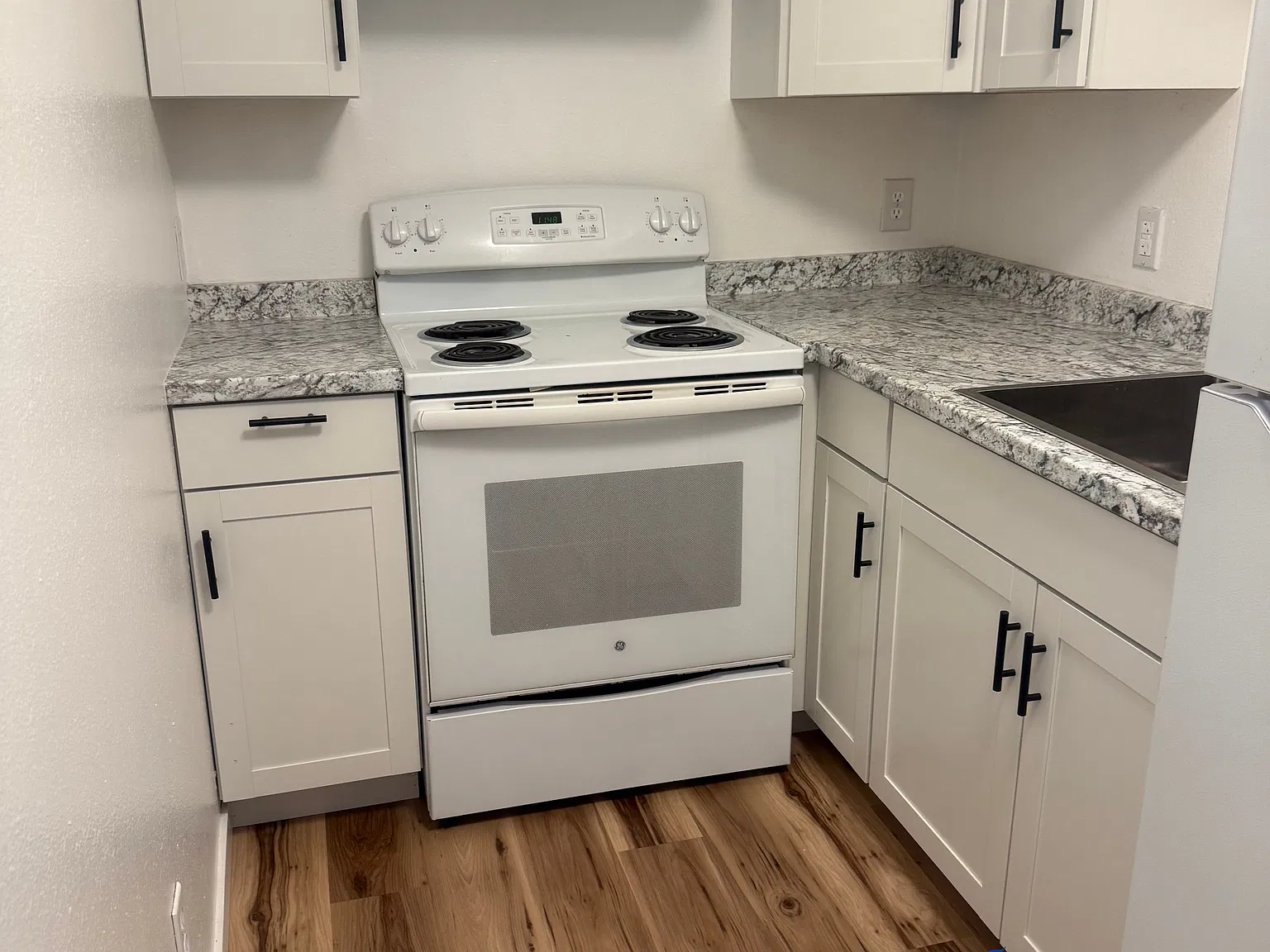 2 bed, 550 sqft, $900 — Photo 2