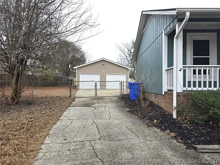 5600 Woodlake Ct — Photo 3