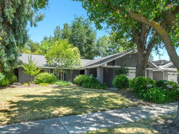 8298 N Calaveras St, Fresno, CA 93711