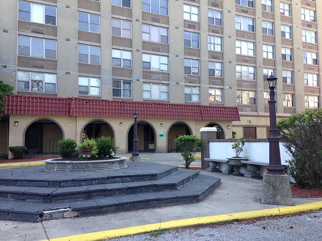 1st image of 4300 W Ford City Dr APT 309