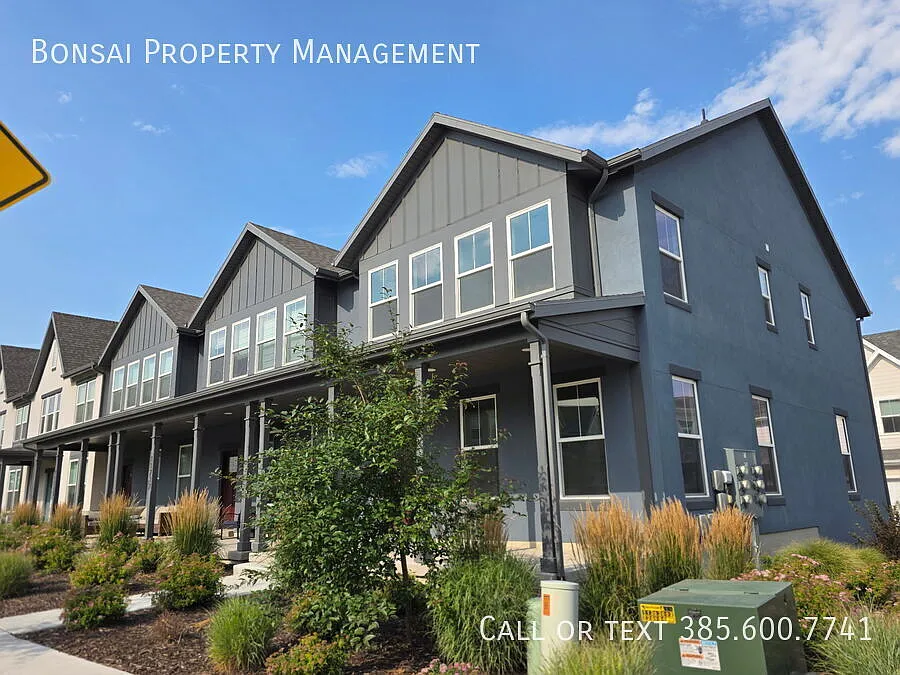 Row End Townhome and Very Desirable area of Daybreak — Photo 4