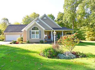 208 W Windridge Rd, Greenville, PA 16125