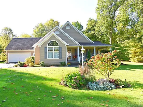 208 W Windridge Rd, Greenville, PA 16125