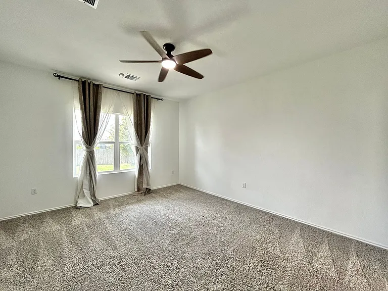 10412 Premier Park St — Photo 12