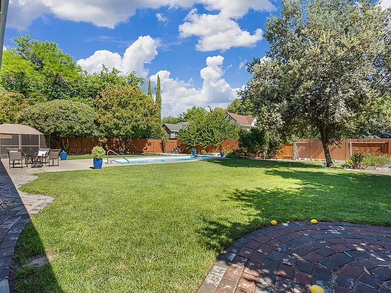 2107 Amador Ave — Photo 20