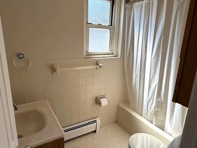 63 1/2 Knox Ter #1A — Photo 10