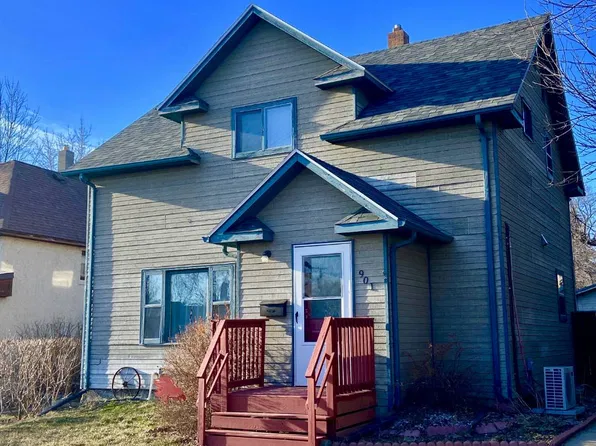 901 4th Ave NE, Devils Lake, ND 58301