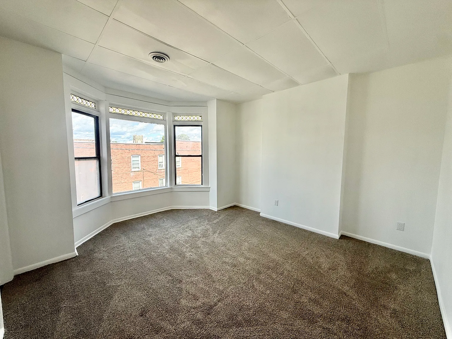 3 bed, $1,349 — Photo 3