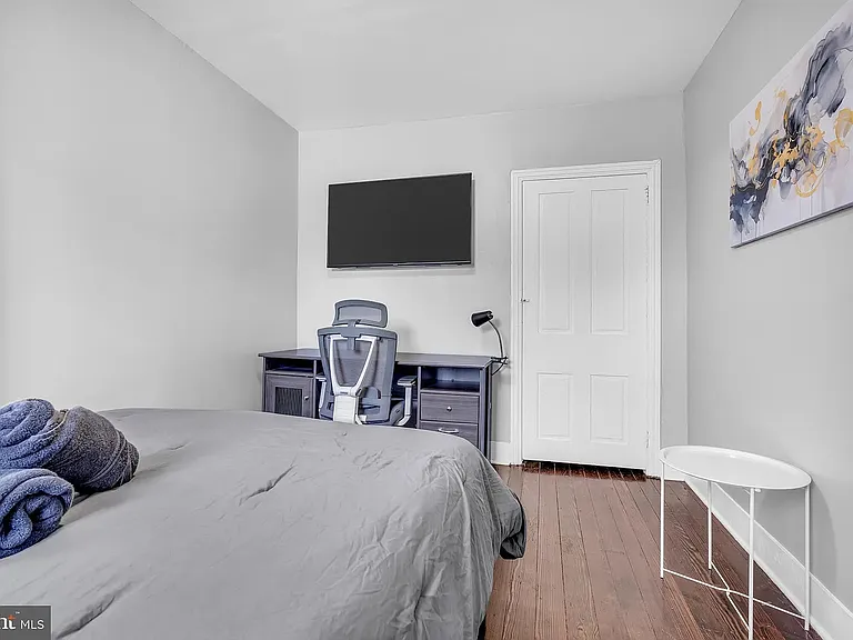 905 W Marshall St #2 — Photo 32