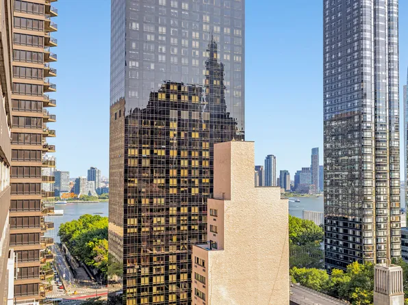 301 East 48th Street image 17 of 17