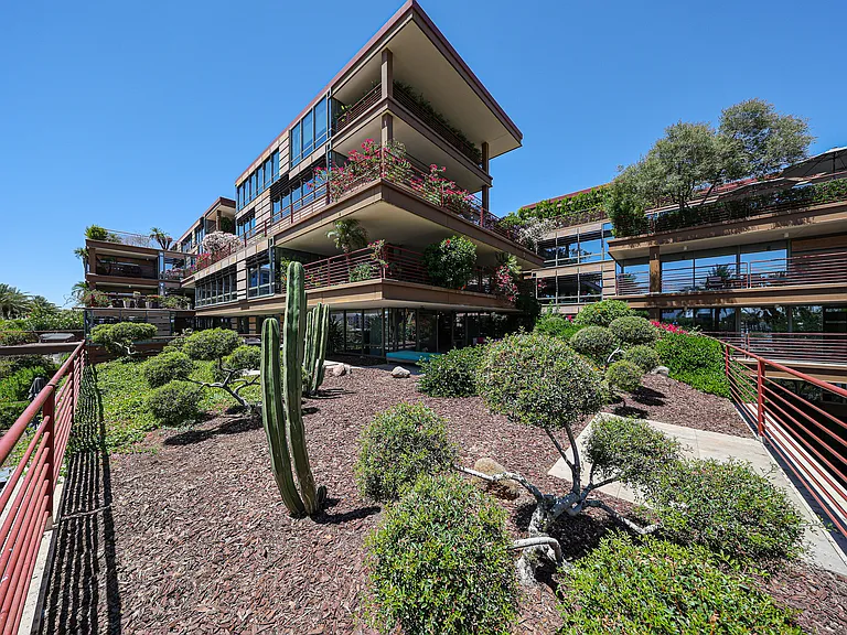 7157 E Rancho Vista Dr — Photo 10